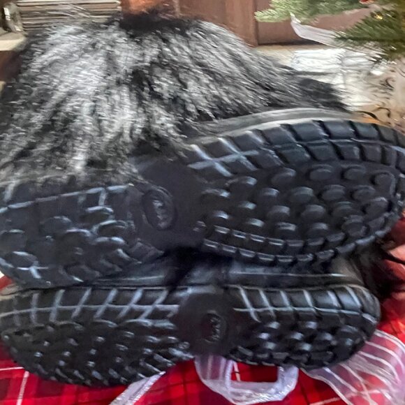 Black goat hair boots.  Pajar brand. - Picture 4 of 5